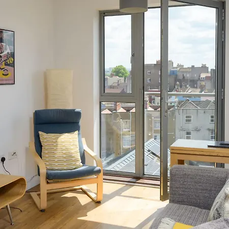 With Cityscape Views & Private Parking Apartamento *