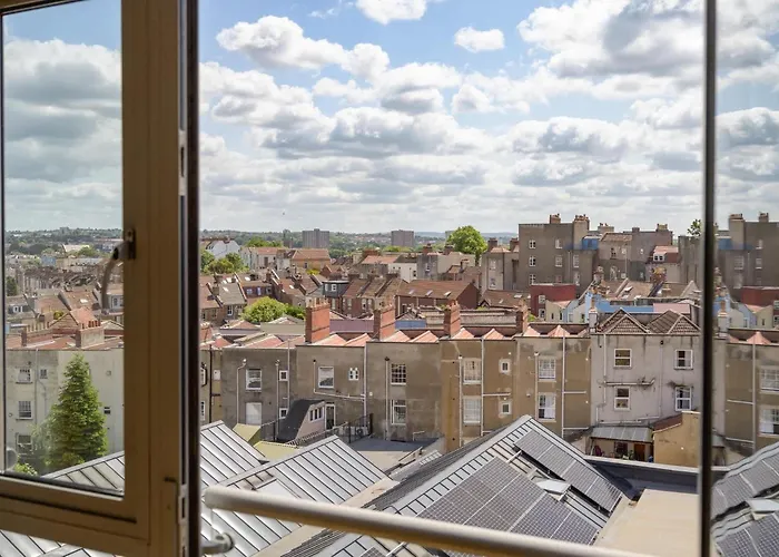 With Cityscape Views & Private Parking Apartamento *