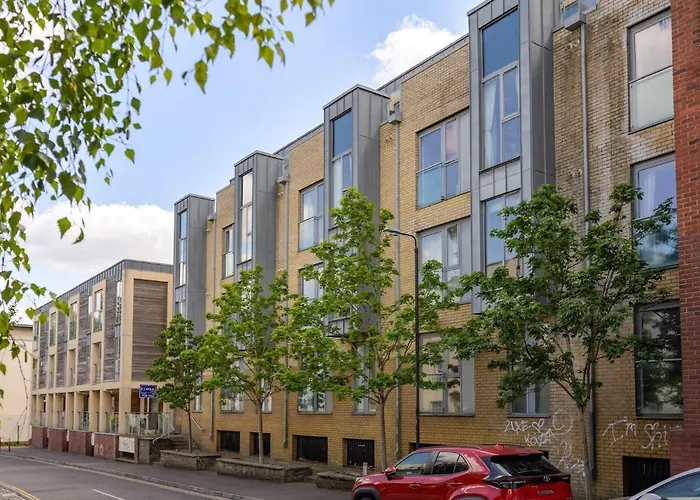 Apartamento With Cityscape Views & Private Parking *