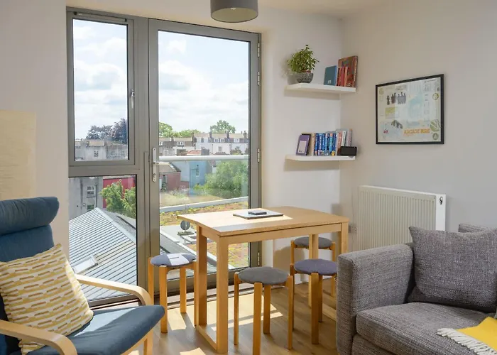 Apartament With Cityscape Views & Private Parking Bristol