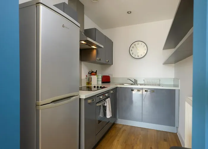 Apartman With Cityscape Views & Private Parking *