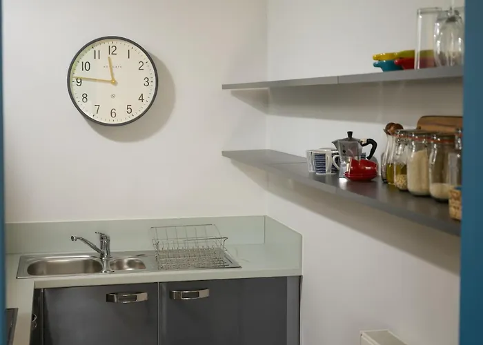 With Cityscape Views & Private Parking Apartament *