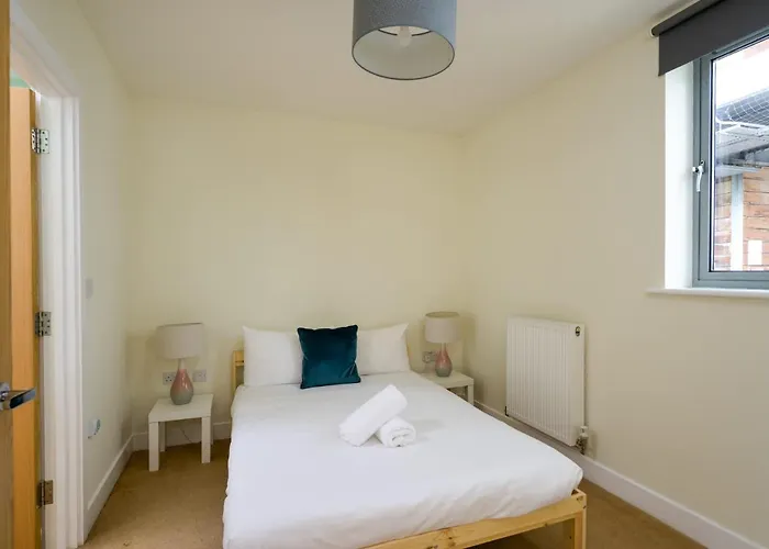 With Cityscape Views & Private Parking Apartman